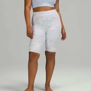 wunder under high rise short 10" camo